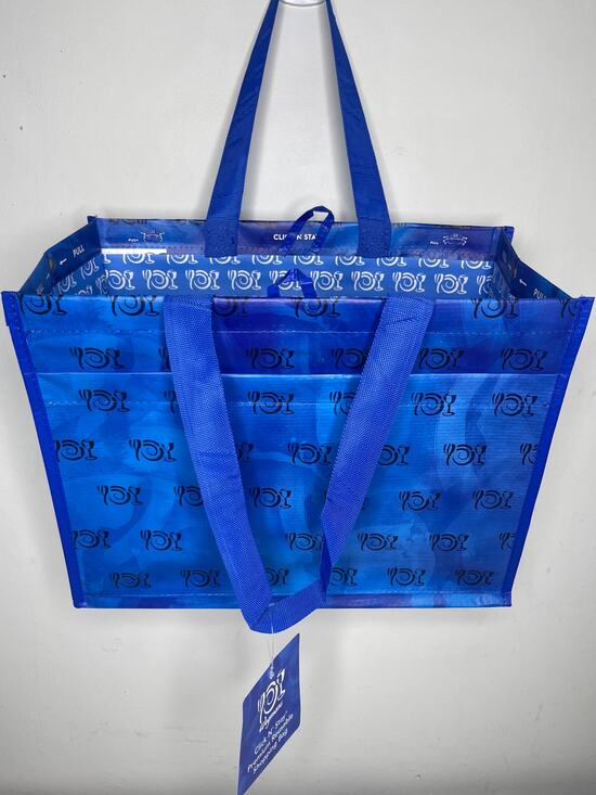 Wegmans Handbags - Wegmans Blue Click N' Stay Reusable Grocery Tote Bag w/ Removable Liner NEW NWT!